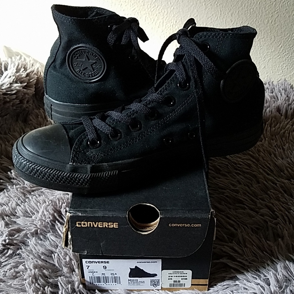 🖤Converse high tops🖤